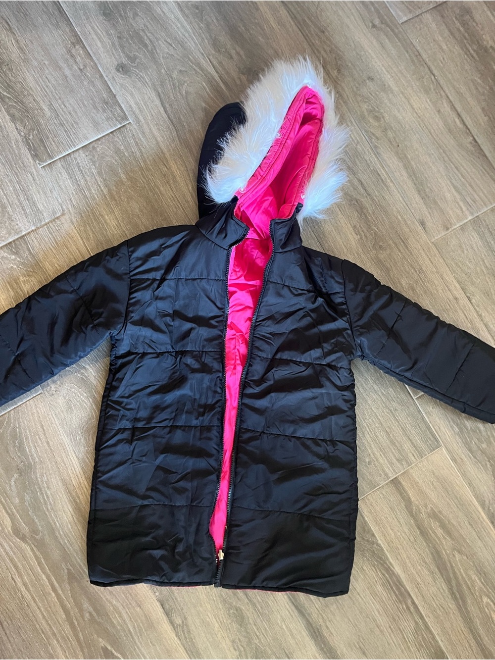 SHEIN Black Kids Puffer Coat with Hot Pink Lining and White Faux Fur Hood